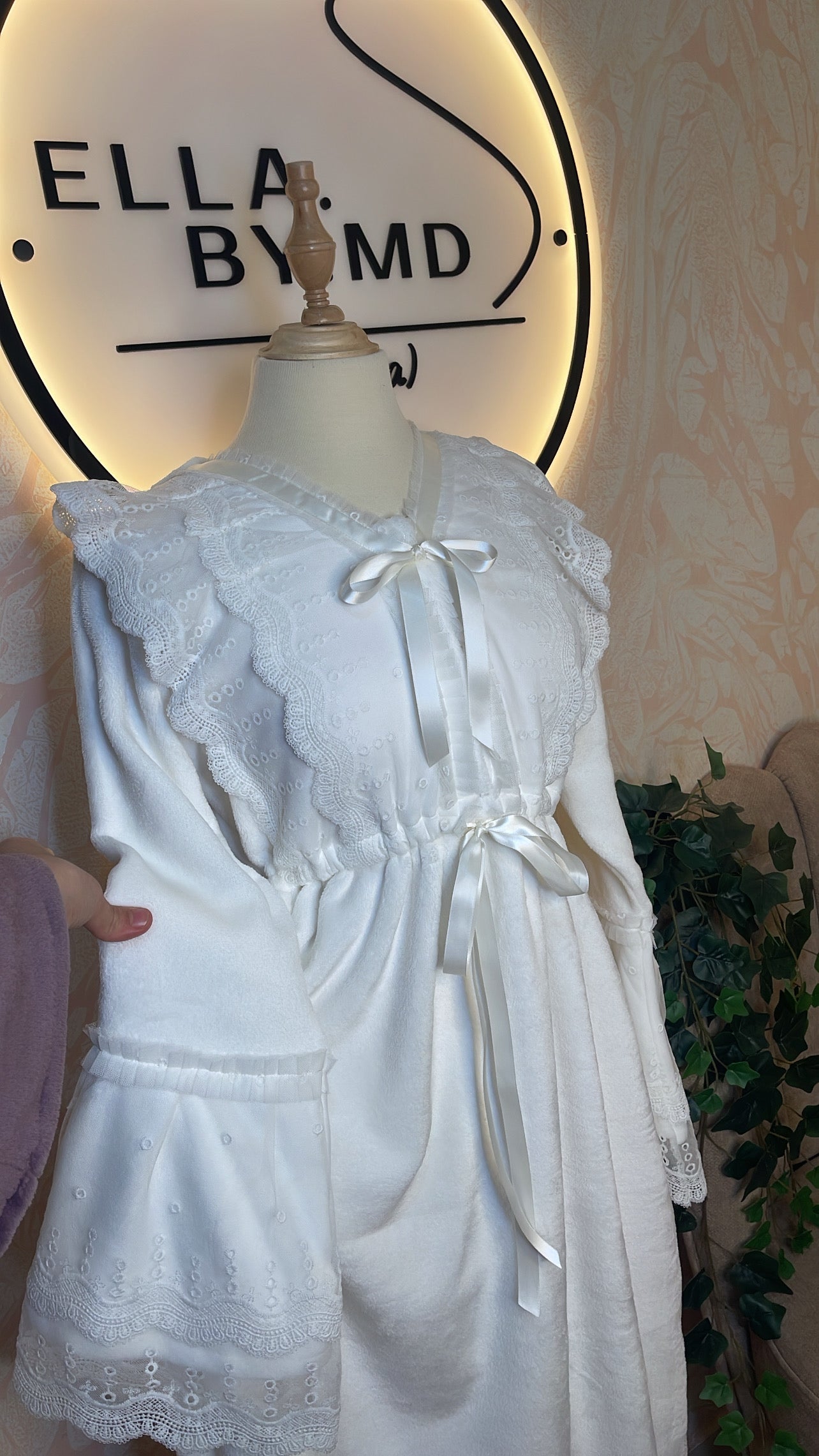 كسوة ابيض شتوية ناعمة بدونتيل متميز||Robe Pyjama blanche chic et élégante